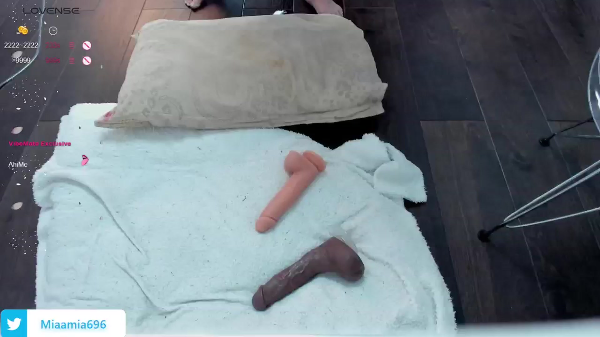 Gallery image thumbnail from Mia__Milf's myfreecams stream on, 02/25/2025, 09:15 image 10 of 20