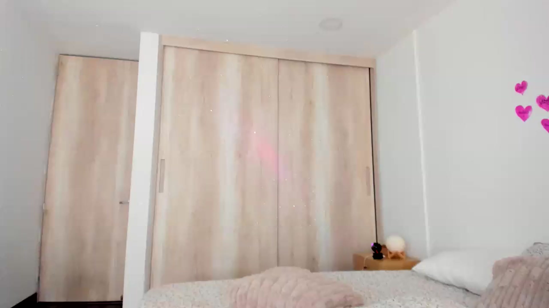 Gallery image thumbnail from Mia___'s myfreecams stream on, 08/04/2026, 23:37 image 3 of 20