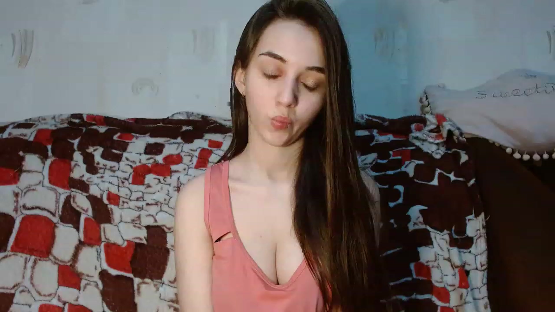 Gallery image thumbnail from Mia_chan's myfreecams stream on, 04/07/2023, 15:03 image 6 of 20