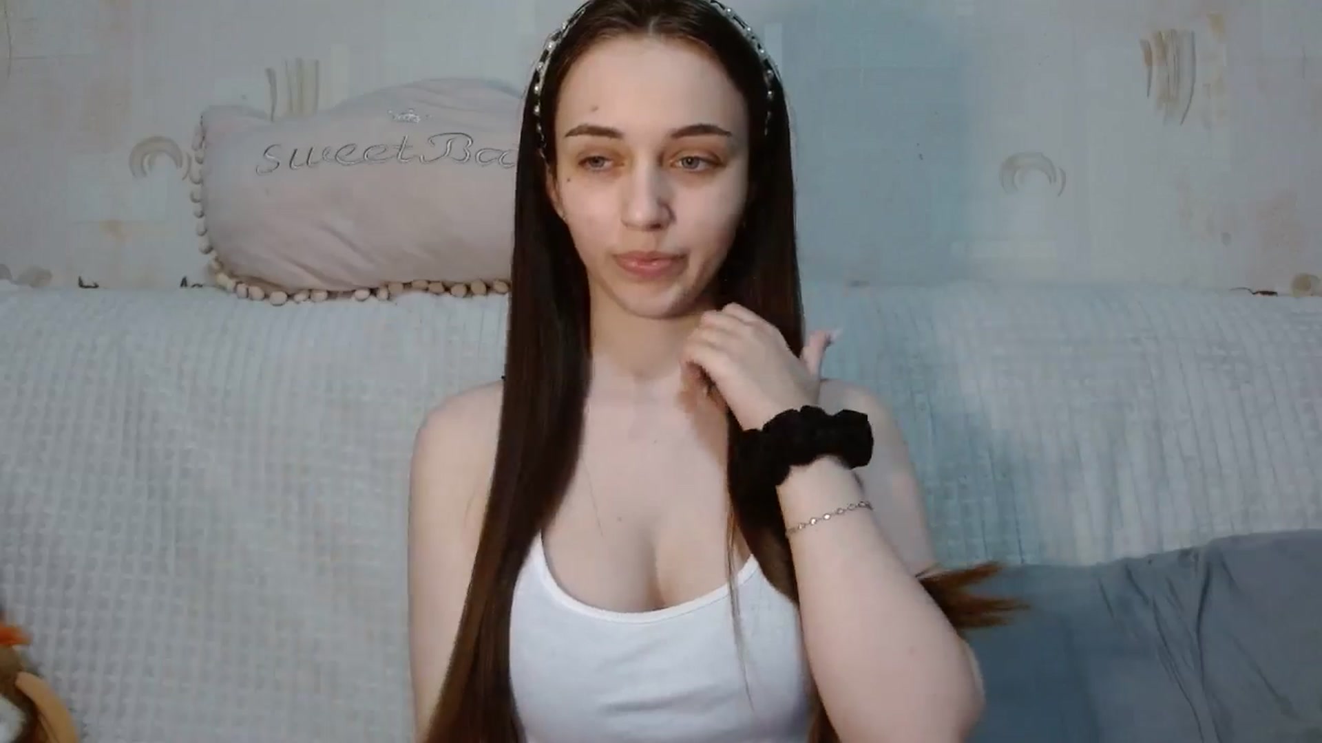 Gallery image thumbnail from Mia_chan's myfreecams stream on, 05/27/2024, 19:20 image 14 of 20