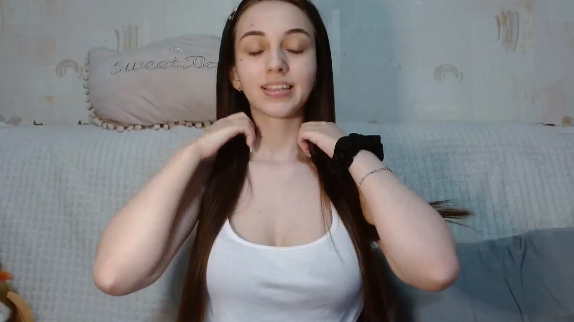 Gallery image thumbnail from Mia_chan's myfreecams stream on, 05/27/2024, 19:20 image 5 of 20