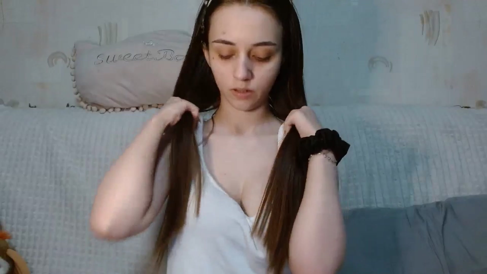 Gallery image thumbnail from Mia_chan's myfreecams stream on, 05/27/2024, 19:20 image 8 of 20