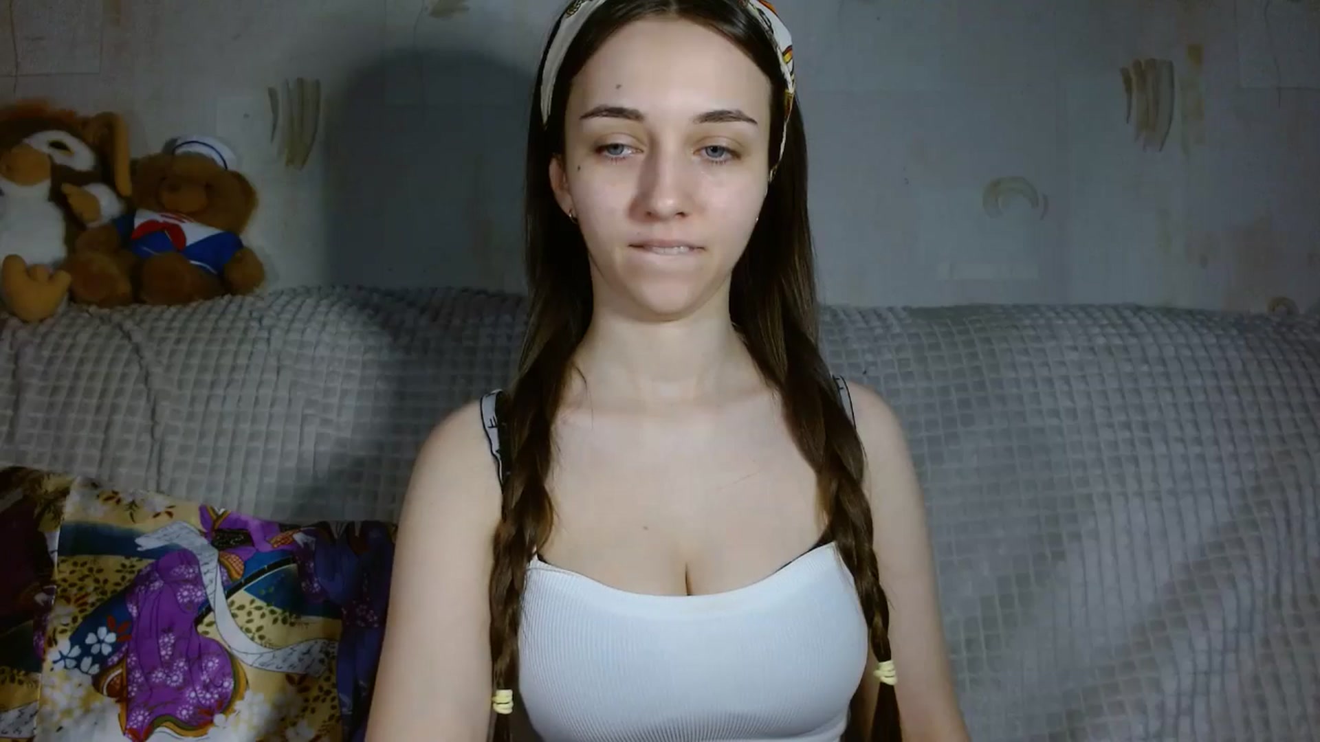 Gallery image thumbnail from Mia_chan's myfreecams stream on, 08/05/2024, 13:22 image 10 of 20