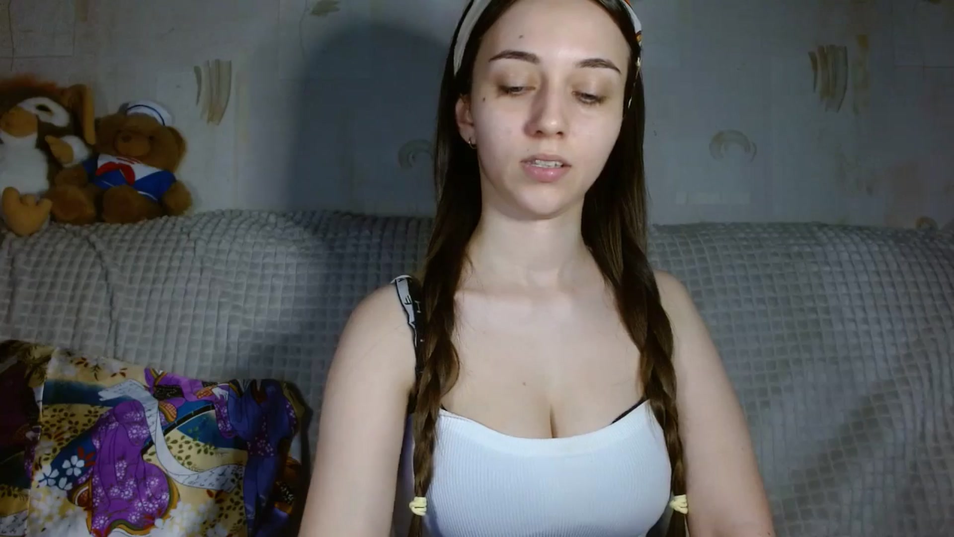 Gallery image thumbnail from Mia_chan's myfreecams stream on, 08/05/2024, 13:22 image 7 of 20