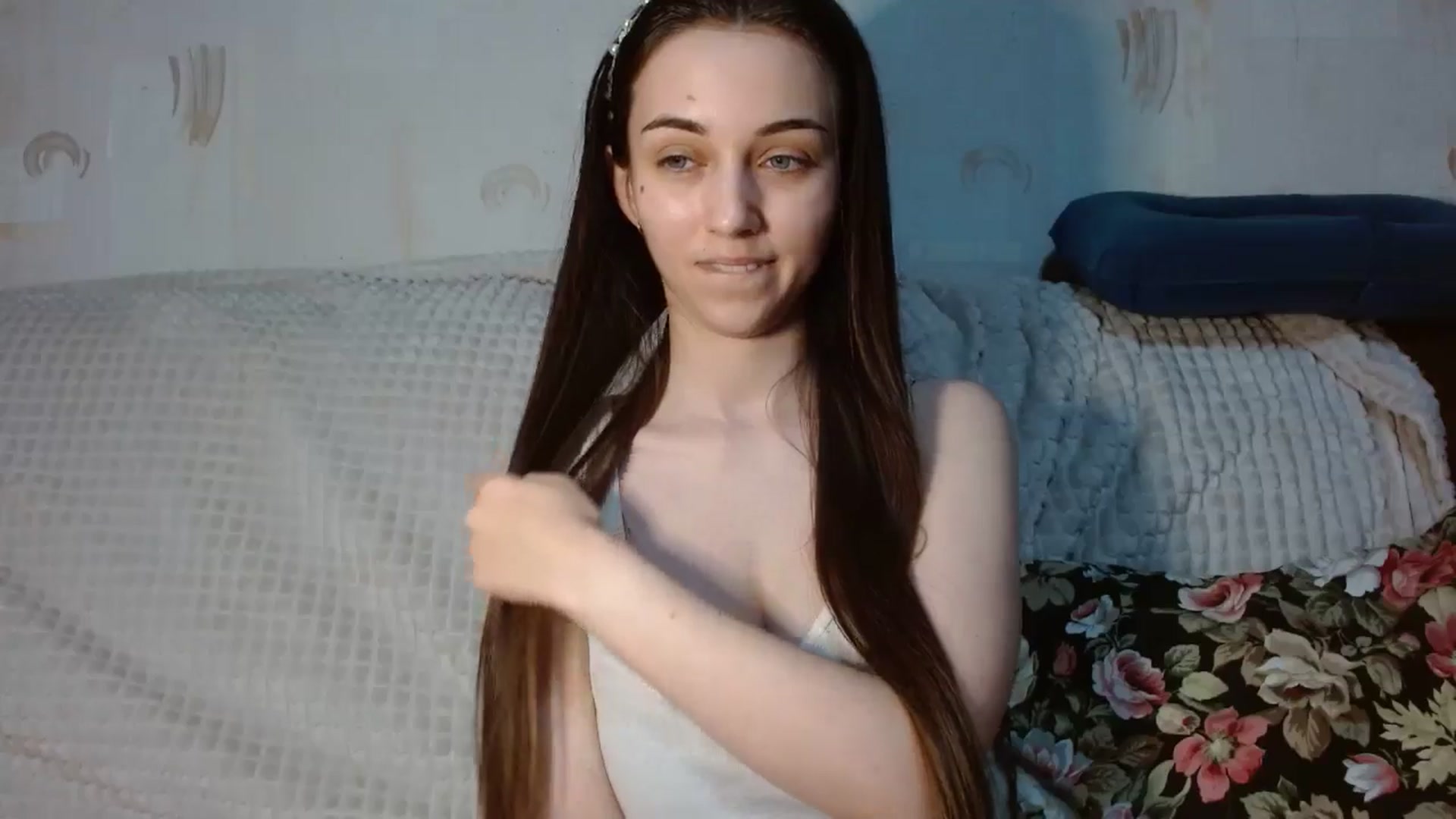 Gallery image thumbnail from Mia_chan's myfreecams stream on, 10/13/2024, 15:28 image 14 of 20