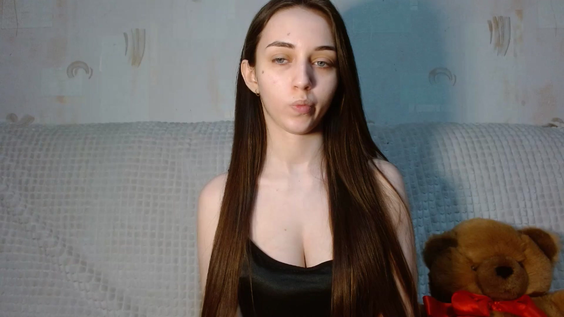 Gallery image thumbnail from Mia_chan's myfreecams stream on, 01/01/2025, 18:25 image 10 of 20