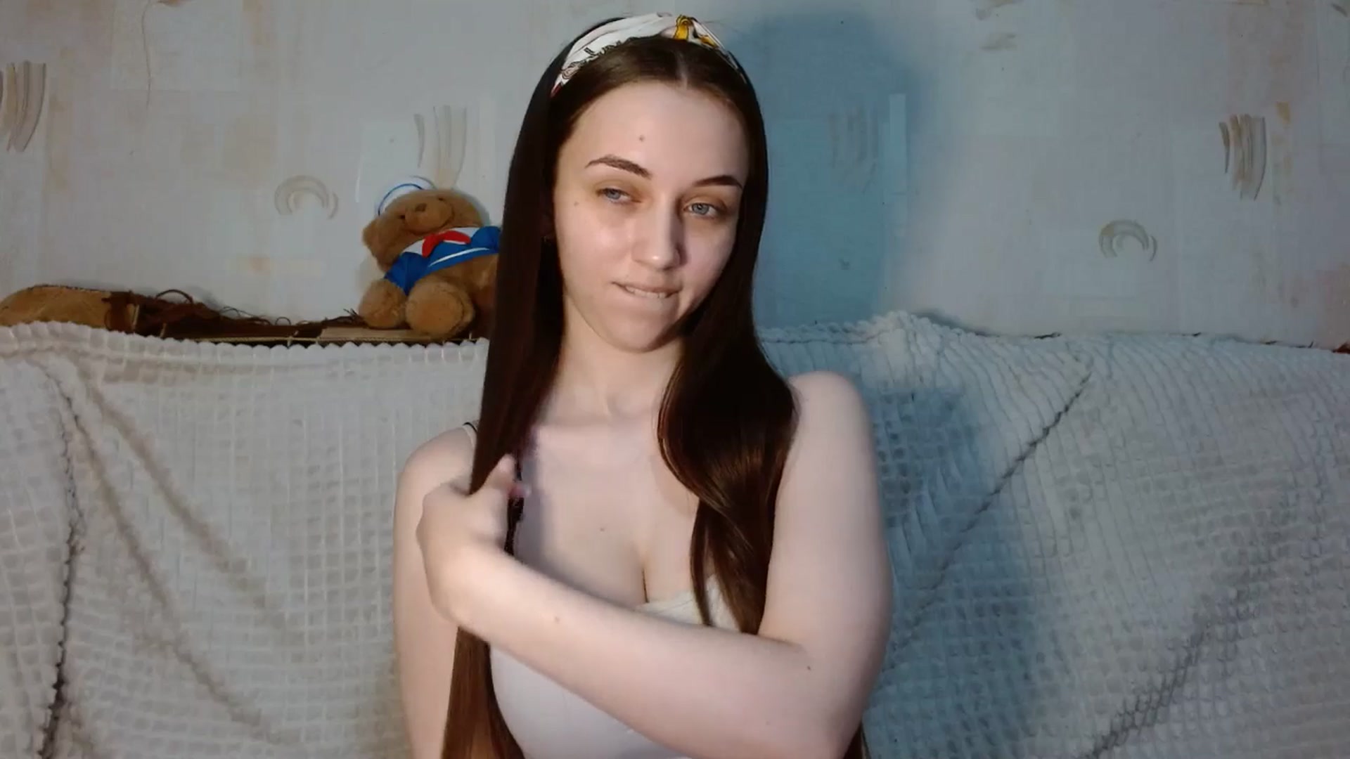 Gallery image thumbnail from Mia_chan's myfreecams stream on, 05/18/2025, 19:41 image 15 of 20