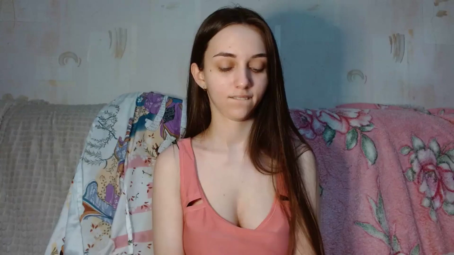 Gallery image thumbnail from Mia_chan's myfreecams stream on, 06/25/2025, 19:58 image 13 of 20
