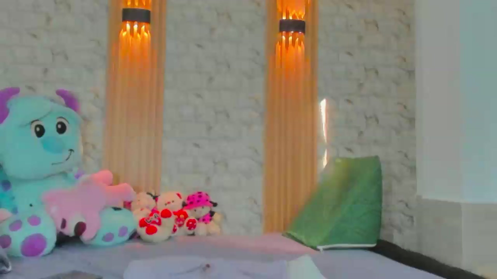 Gallery image thumbnail from Mia_fox0803's myfreecams stream on, 09/05/2026, 11:51 image 4 of 20