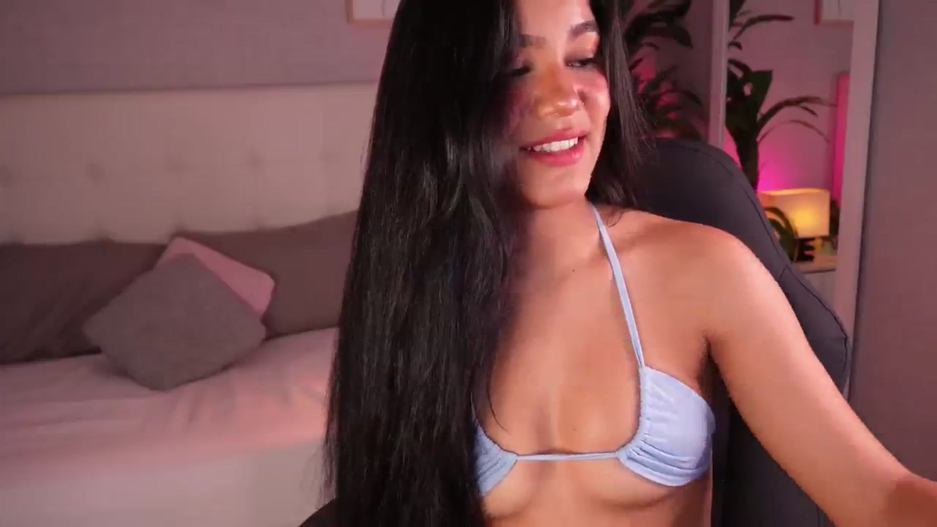 Gallery image thumbnail from Mia_gabbaai's myfreecams stream on, 07/18/2025, 13:43 image 4 of 20