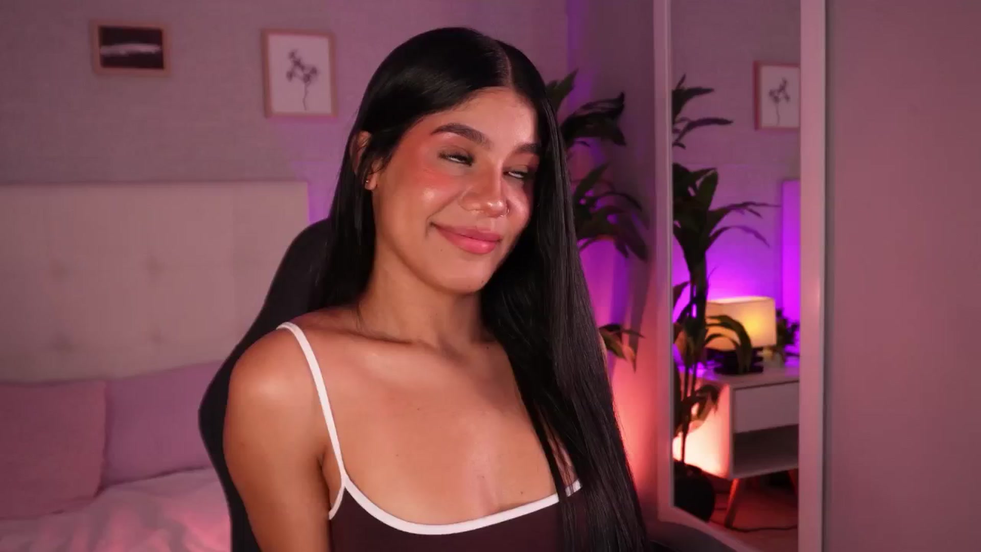 Gallery image thumbnail from Mia_gabbaai's myfreecams stream on, 07/20/2025, 18:25 image 4 of 20