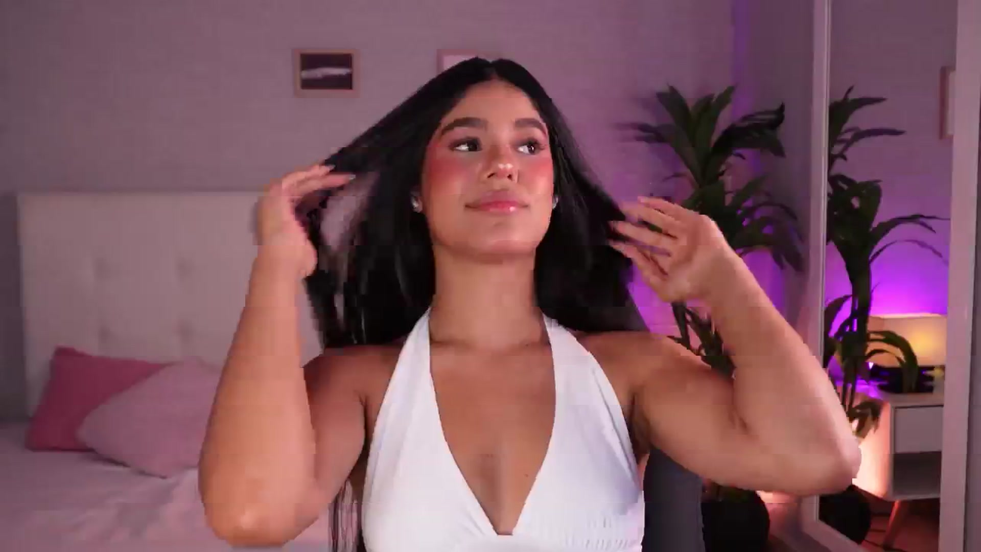 Gallery image thumbnail from Mia_gabbaai's myfreecams stream on, 07/23/2025, 14:37 image 10 of 20