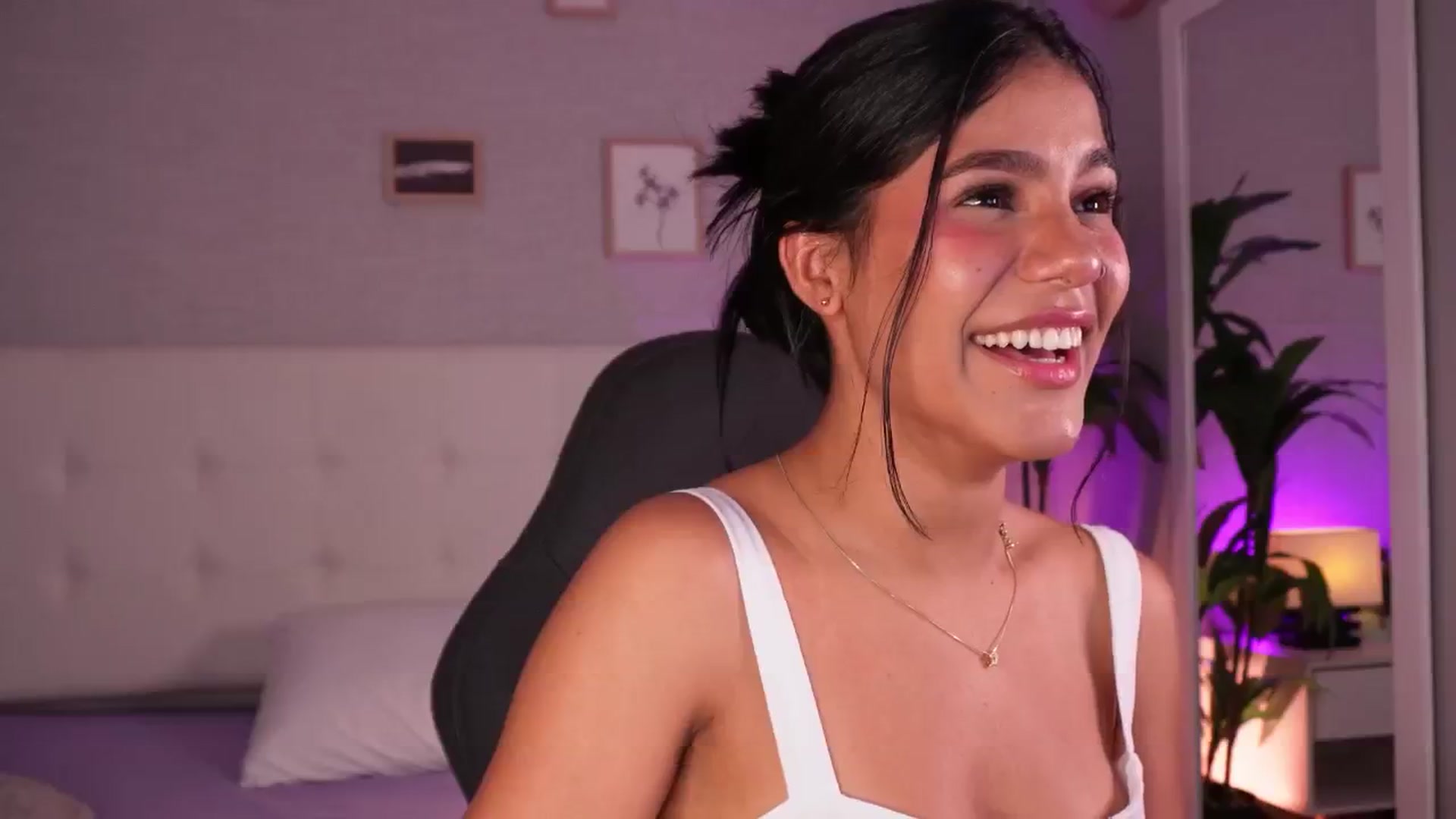 Gallery image thumbnail from Mia_gabbaai's myfreecams stream on, 07/26/2025, 18:35 image 6 of 20