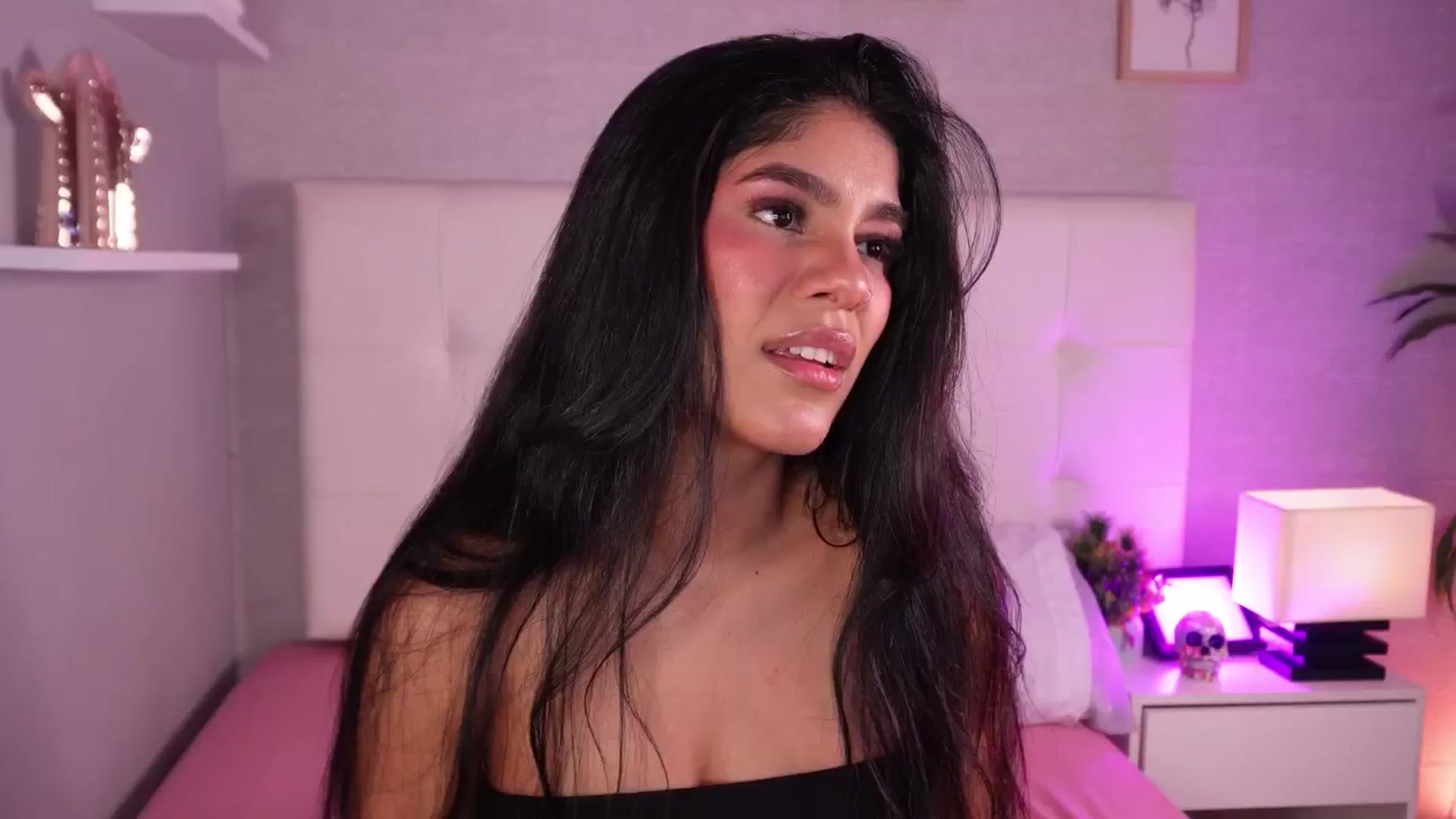 Gallery image thumbnail from Mia_gabbaai's myfreecams stream on, 08/05/2025, 18:21 image 13 of 20