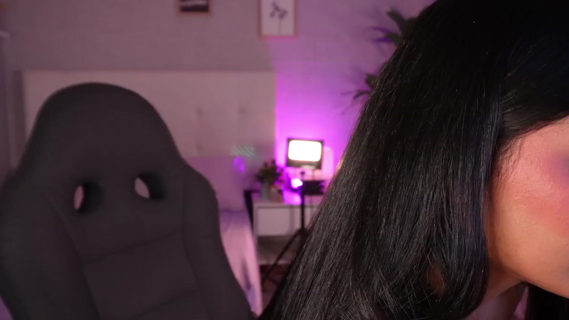 Gallery image thumbnail from Mia_gabbaai's myfreecams stream on, 08/17/2025, 17:45 image 6 of 20