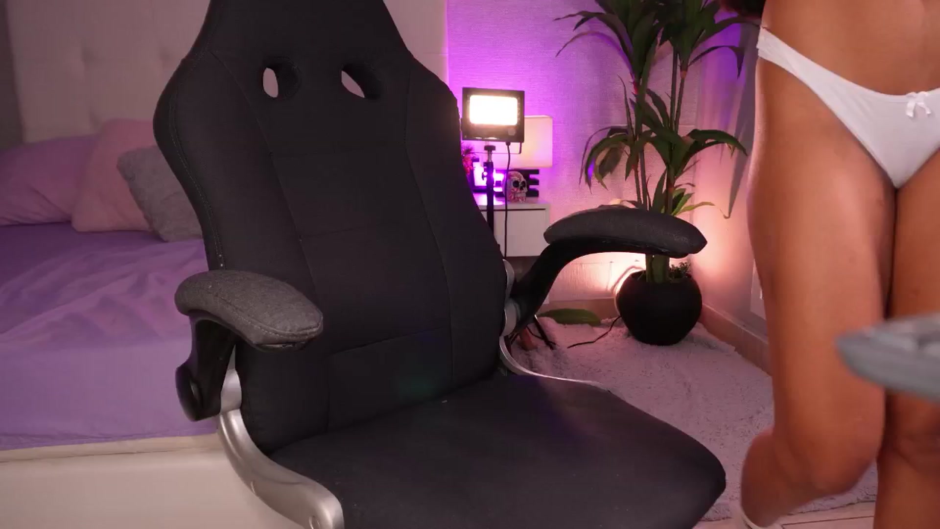 Gallery image thumbnail from Mia_gabbaai's myfreecams stream on, 08/18/2025, 14:00 image 19 of 20