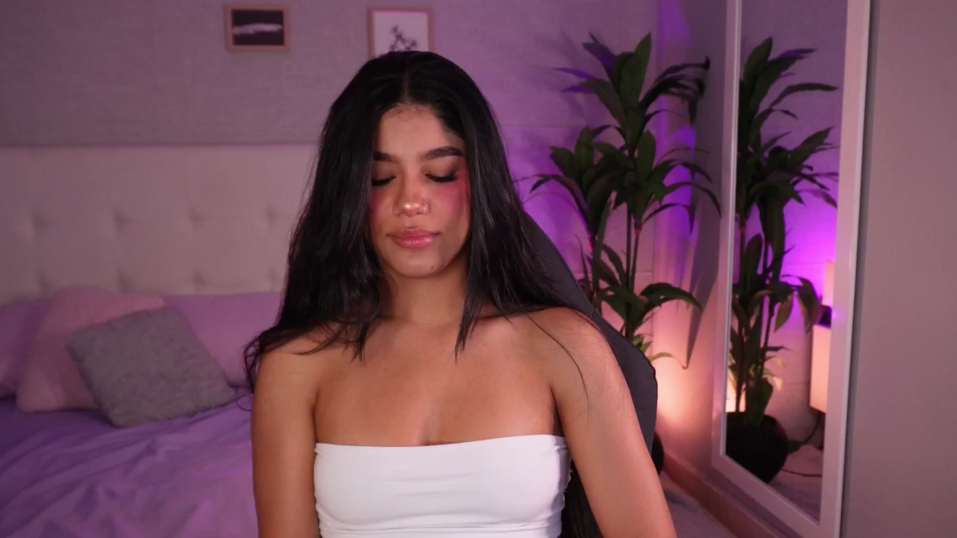 Gallery image thumbnail from Mia_gabbaai's myfreecams stream on, 08/18/2025, 14:00 image 10 of 20