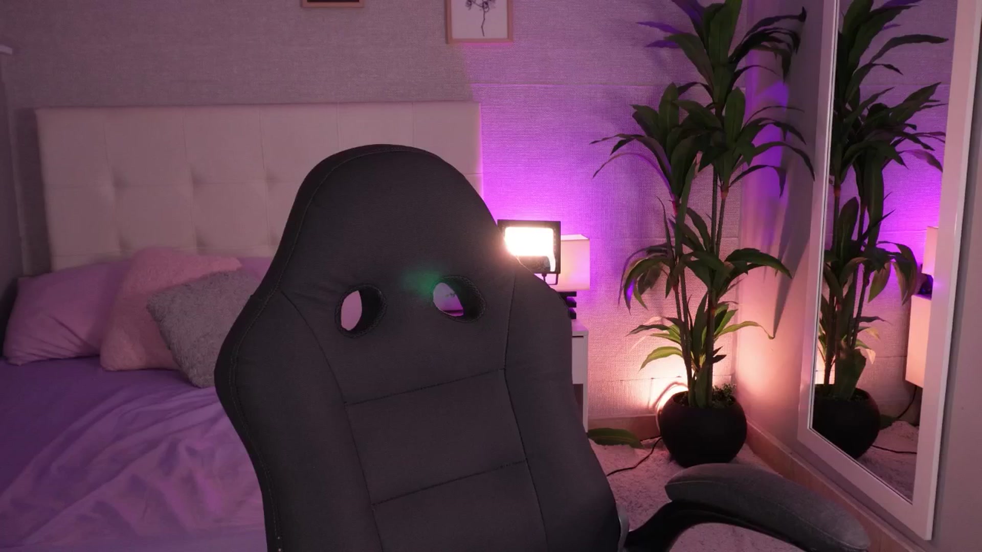 Gallery image thumbnail from Mia_gabbaai's myfreecams stream on, 08/18/2025, 14:43 image 4 of 20