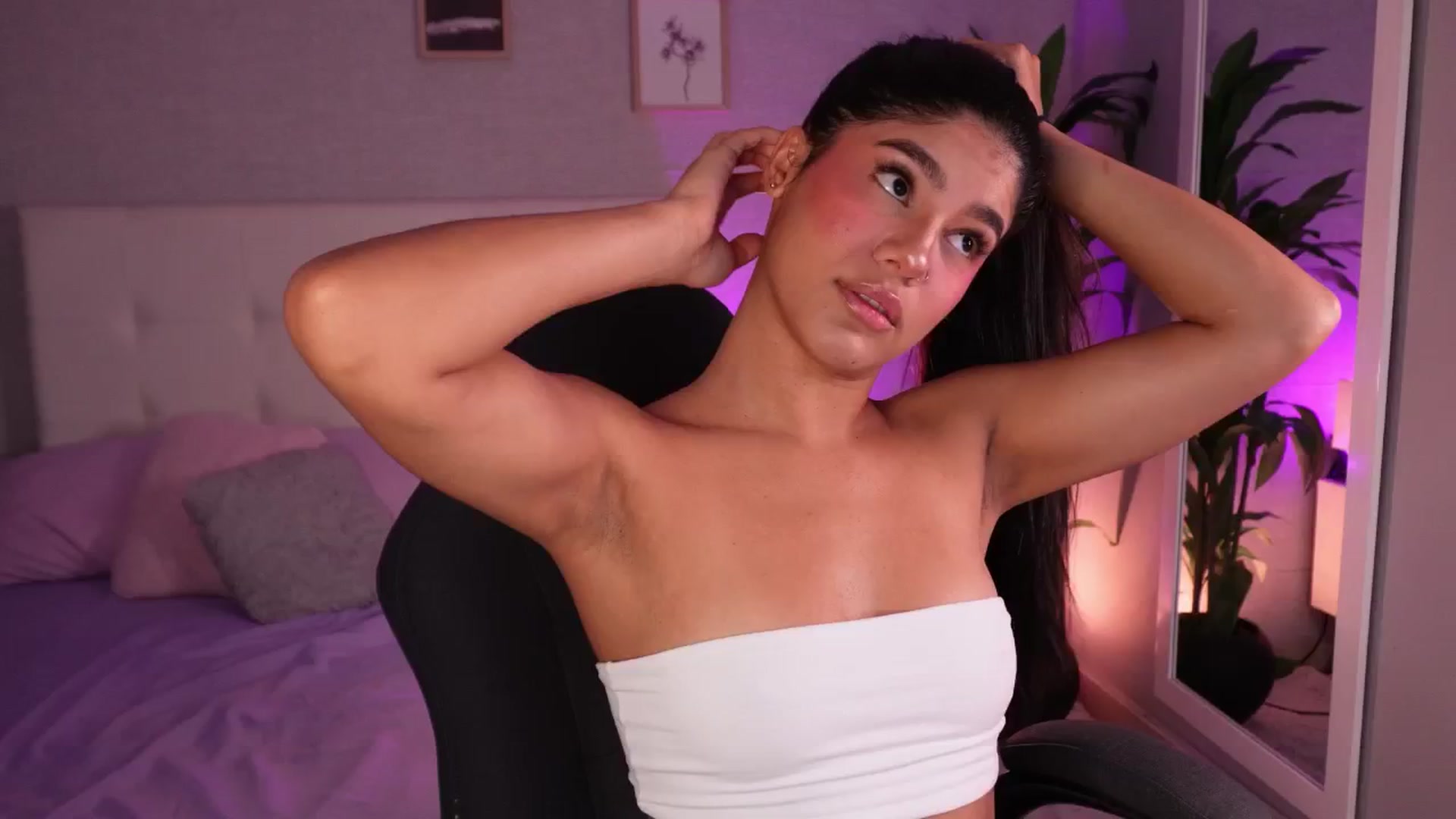 Gallery image thumbnail from Mia_gabbaai's myfreecams stream on, 08/18/2025, 14:43 image 13 of 20