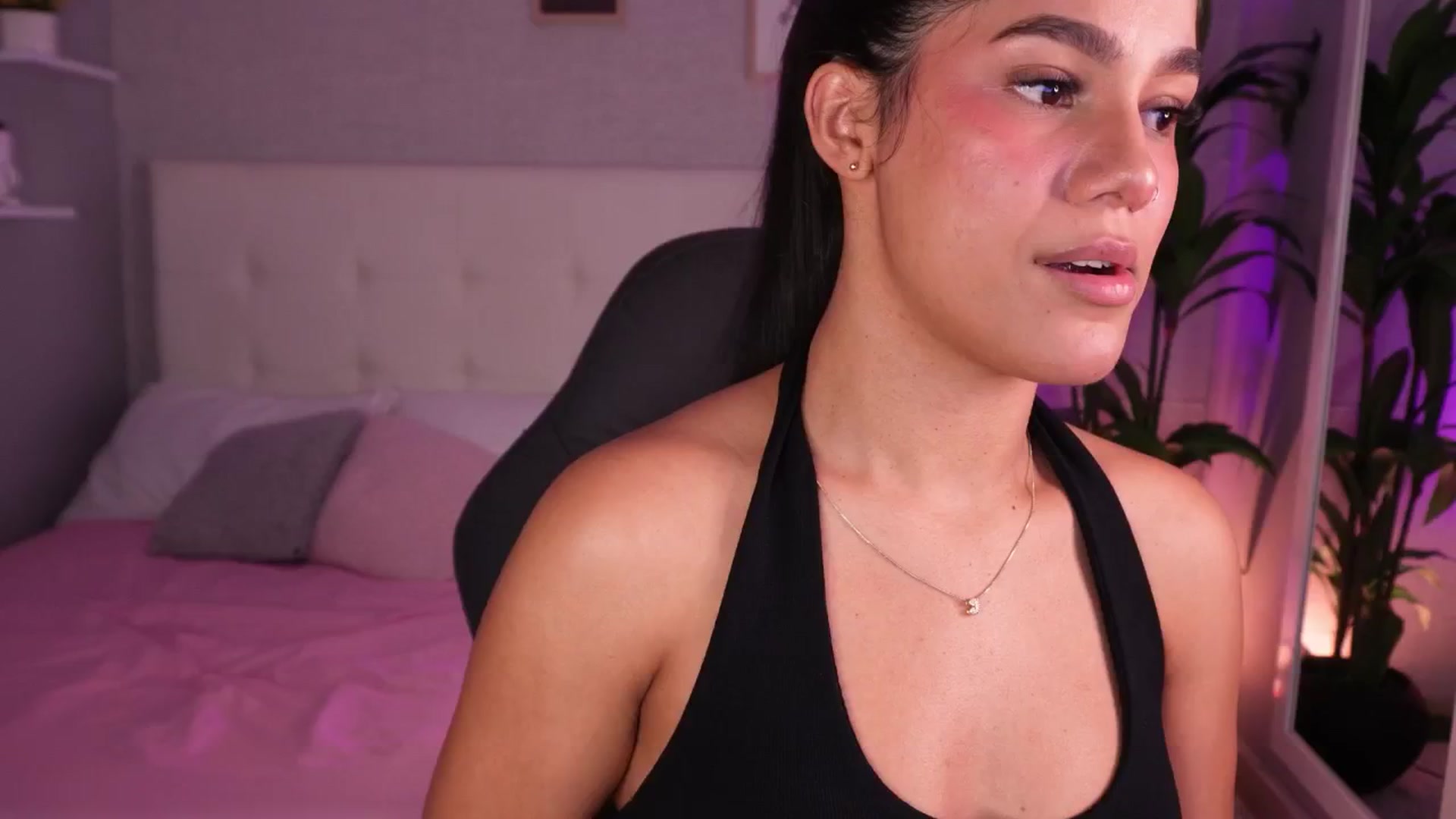 Gallery image thumbnail from Mia_gabbaai's myfreecams stream on, 08/21/2025, 18:30 image 14 of 20