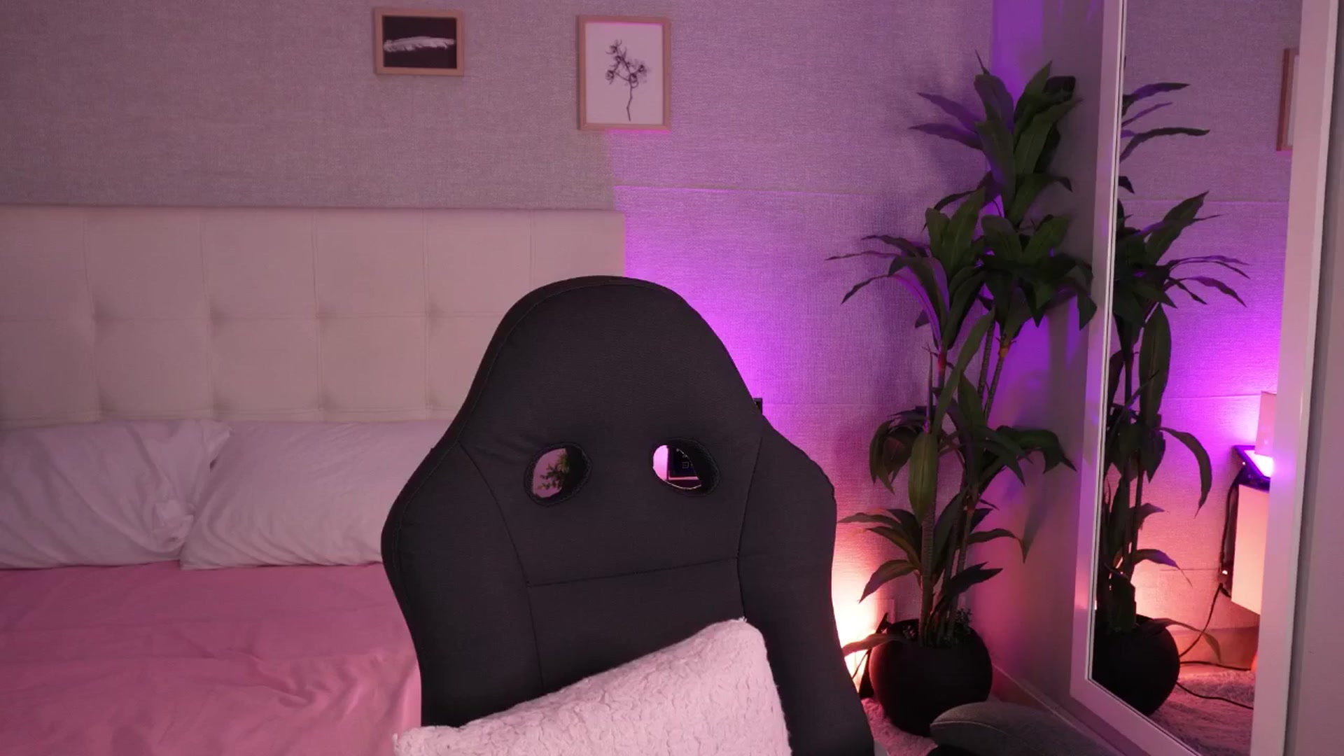 Gallery image thumbnail from Mia_gabbaai's myfreecams stream on, 08/31/2025, 15:51 image 10 of 20