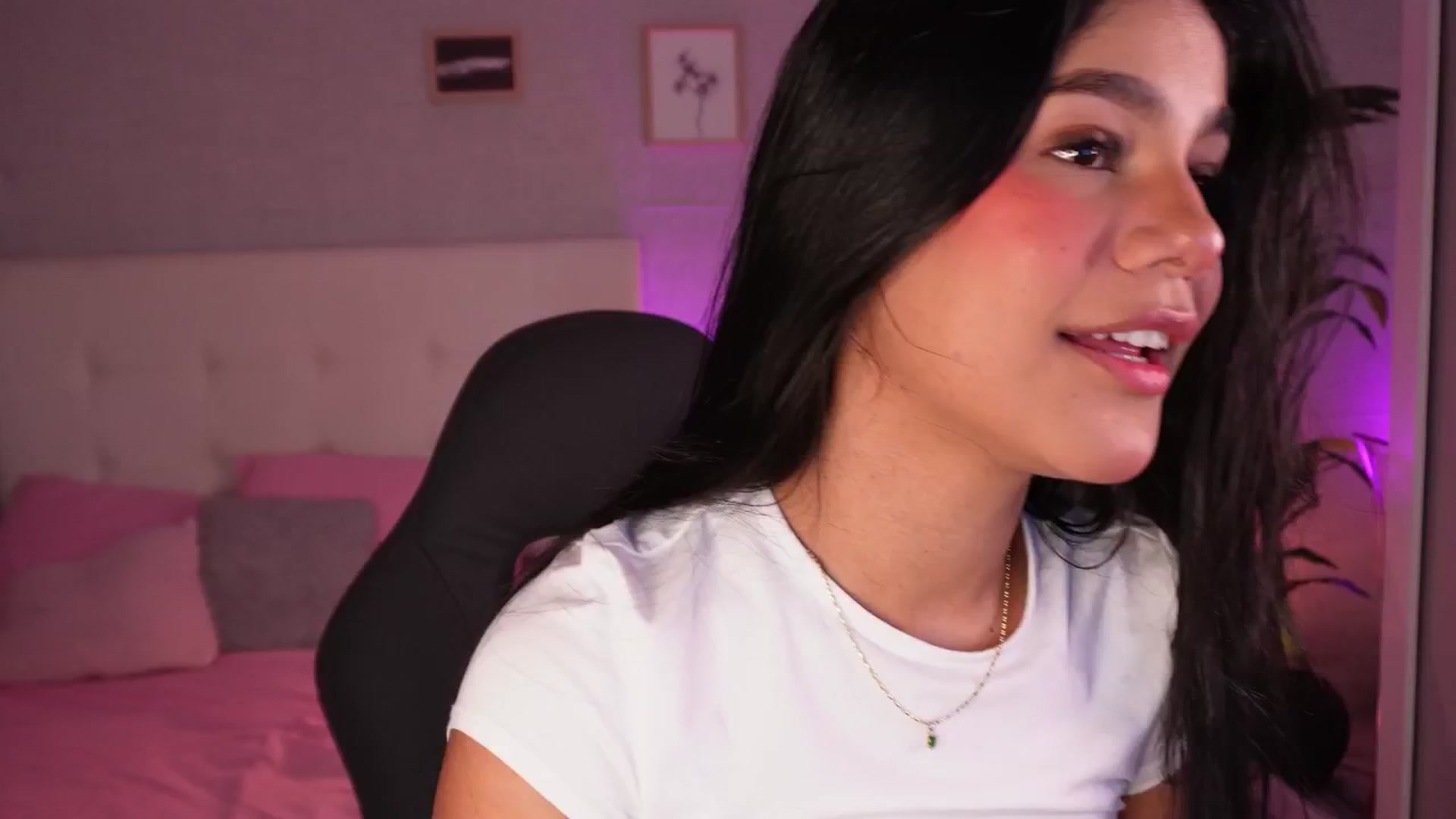 Gallery image thumbnail from Mia_gabbaai's myfreecams stream on, 09/14/2025, 13:22 image 19 of 20