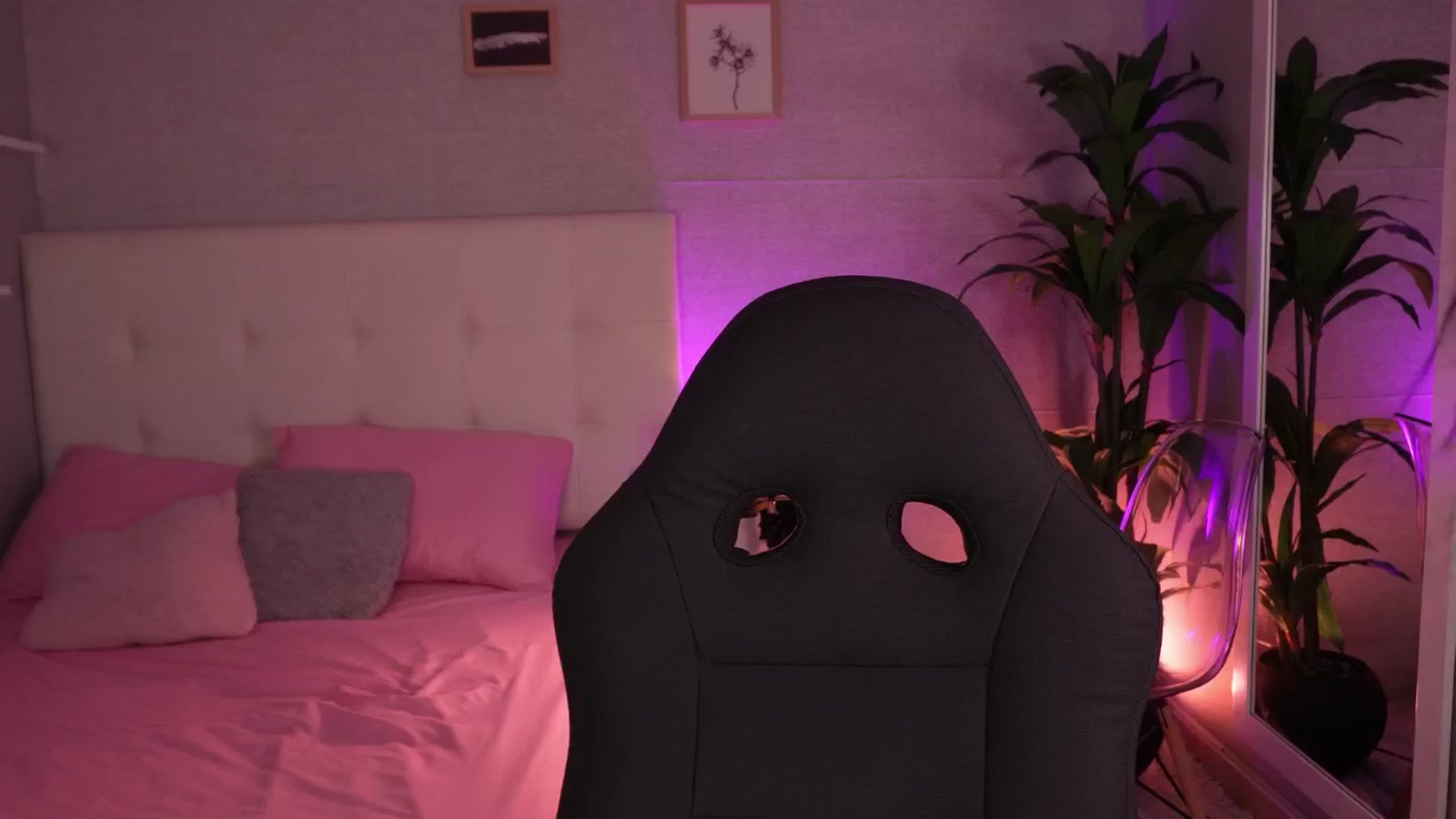 Gallery image thumbnail from Mia_gabbaai's myfreecams stream on, 09/14/2025, 15:23 image 3 of 20