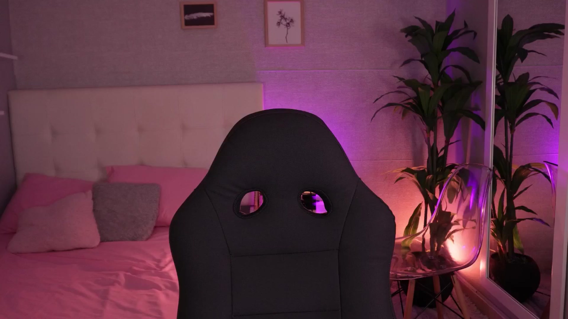 Gallery image thumbnail from Mia_gabbaai's myfreecams stream on, 09/14/2025, 15:23 image 8 of 20