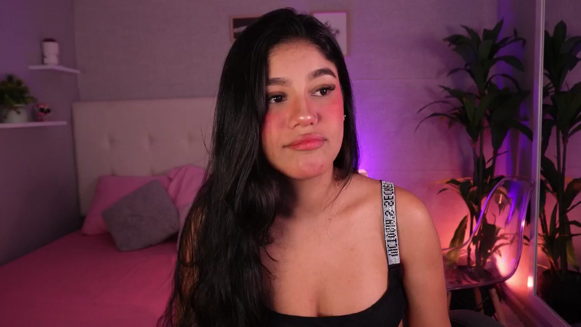 Gallery image thumbnail from Mia_gabbaai's myfreecams stream on, 09/15/2025, 13:39 image 5 of 20