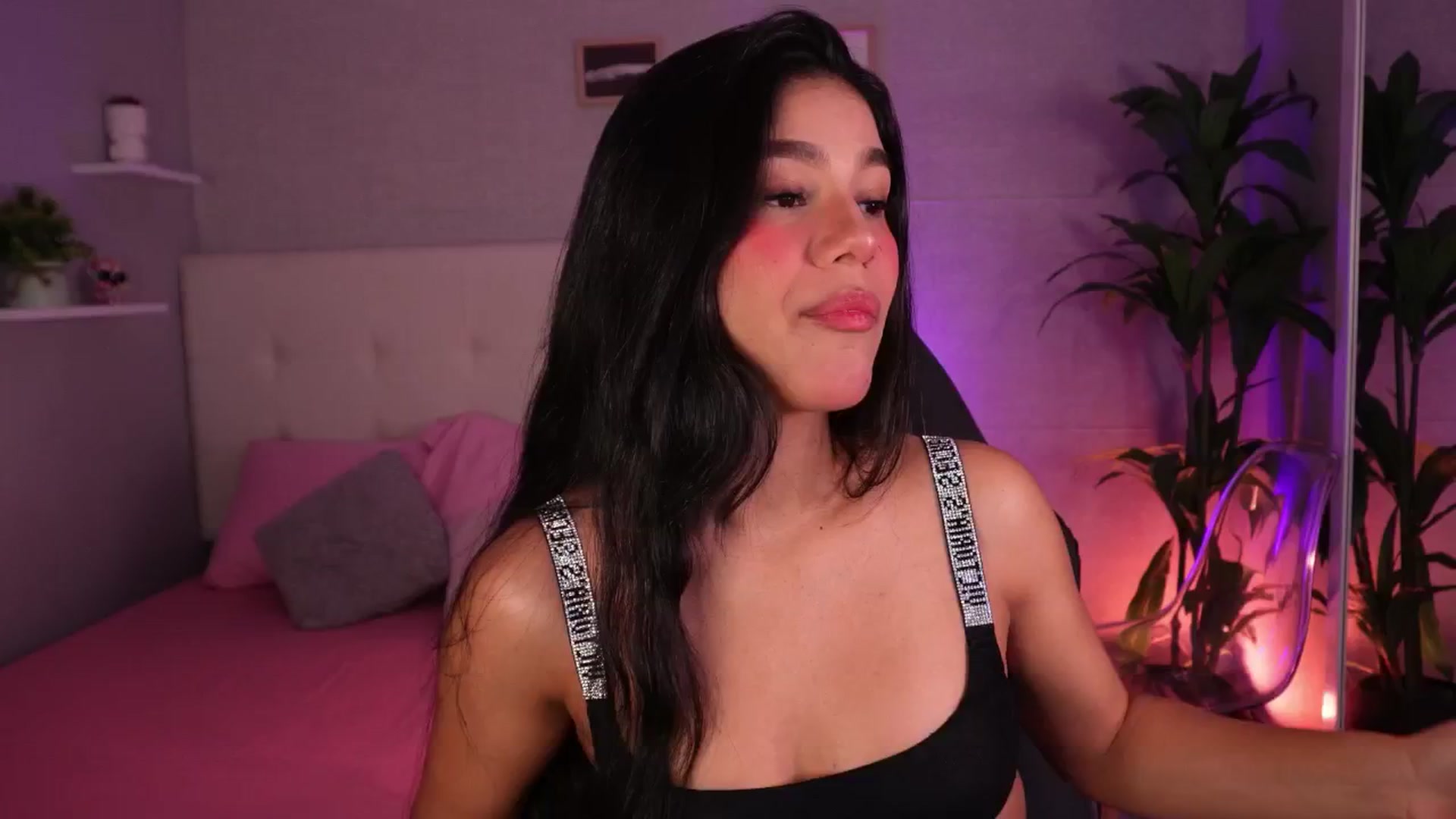 Gallery image thumbnail from Mia_gabbaai's myfreecams stream on, 09/15/2025, 13:39 image 3 of 20
