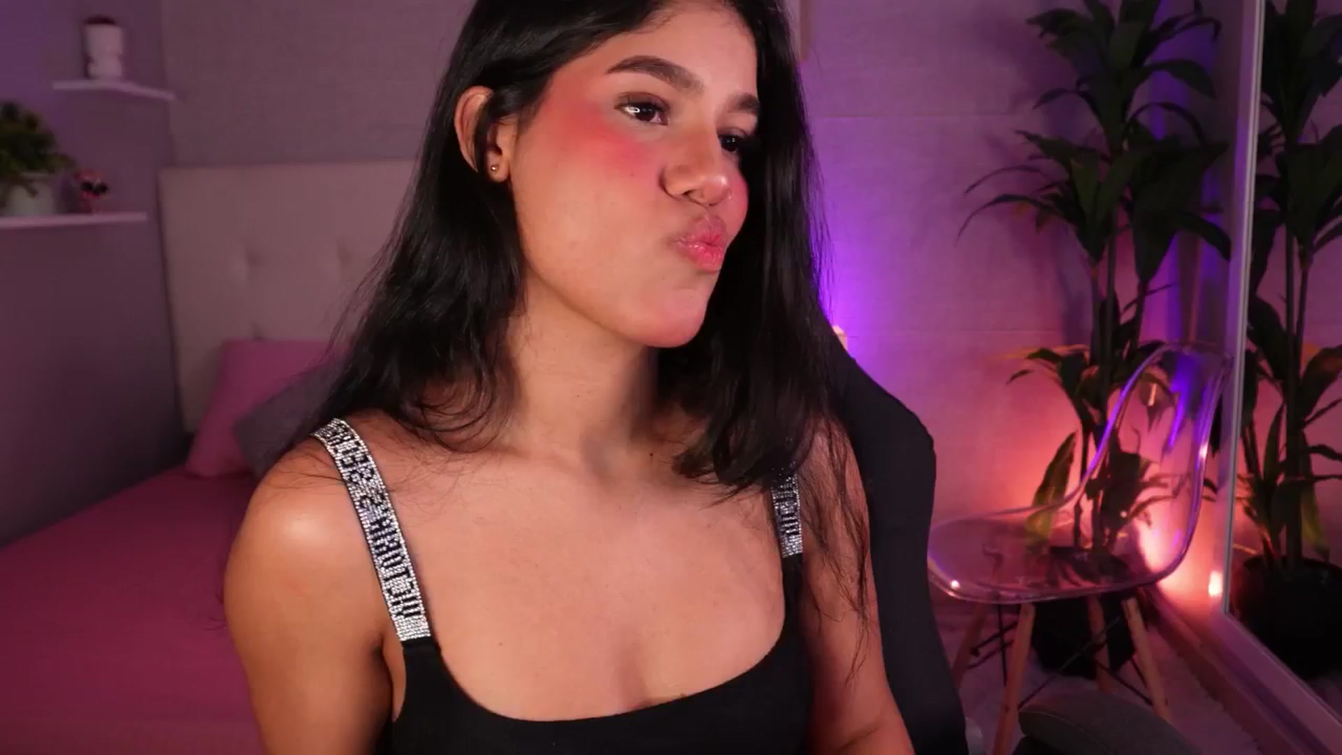 Gallery image thumbnail from Mia_gabbaai's myfreecams stream on, 09/15/2025, 13:39 image 10 of 20