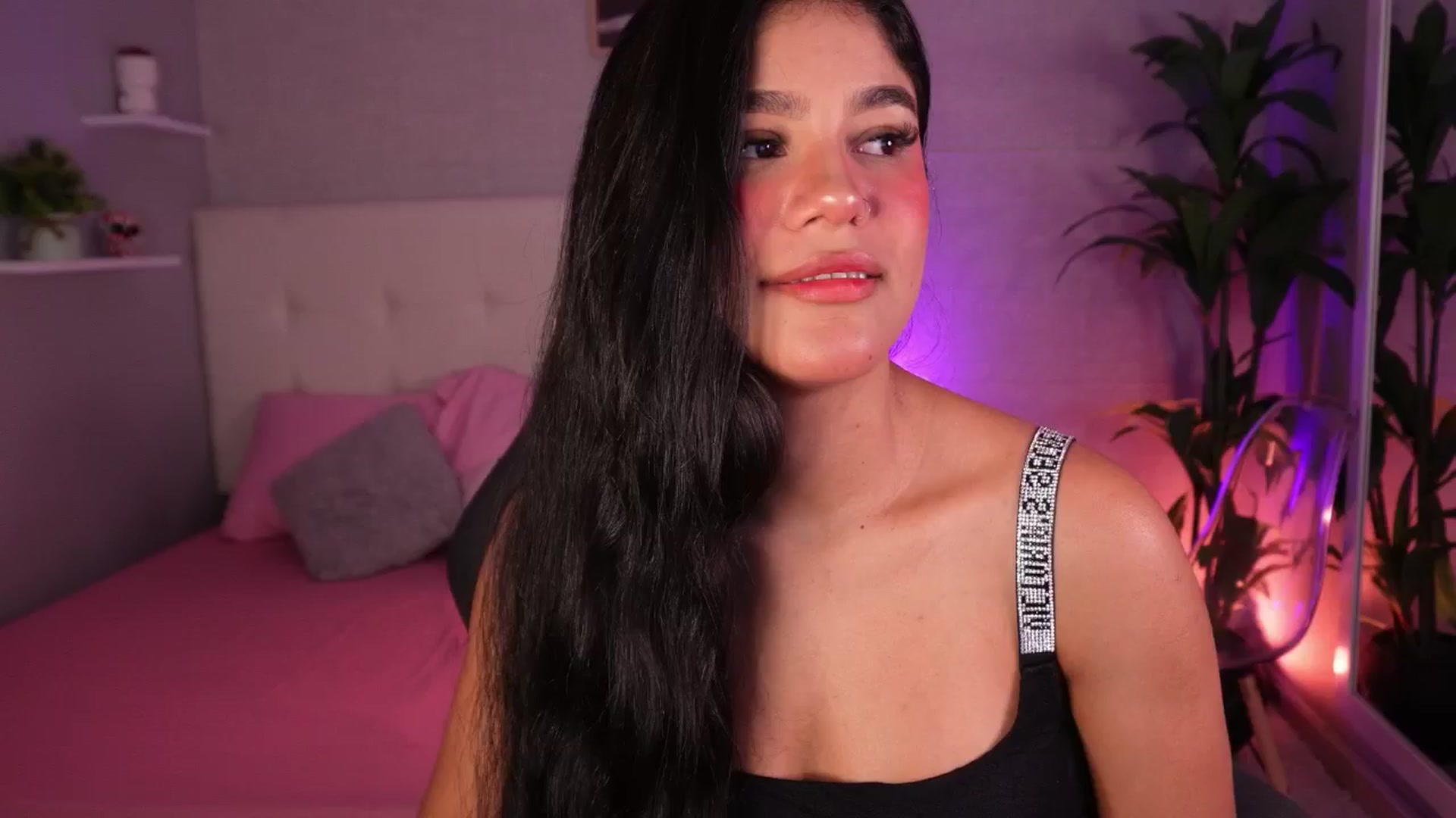 Gallery image thumbnail from Mia_gabbaai's myfreecams stream on, 09/15/2025, 13:39 image 20 of 20