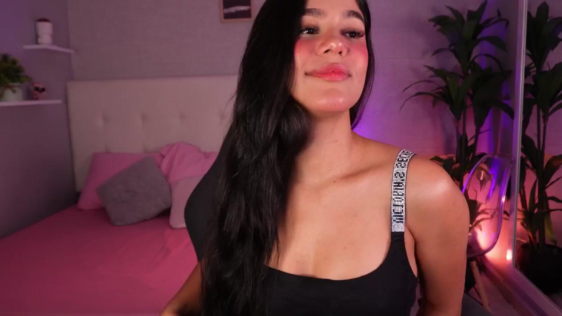 Gallery image thumbnail from Mia_gabbaai's myfreecams stream on, 09/15/2025, 13:39 image 19 of 20
