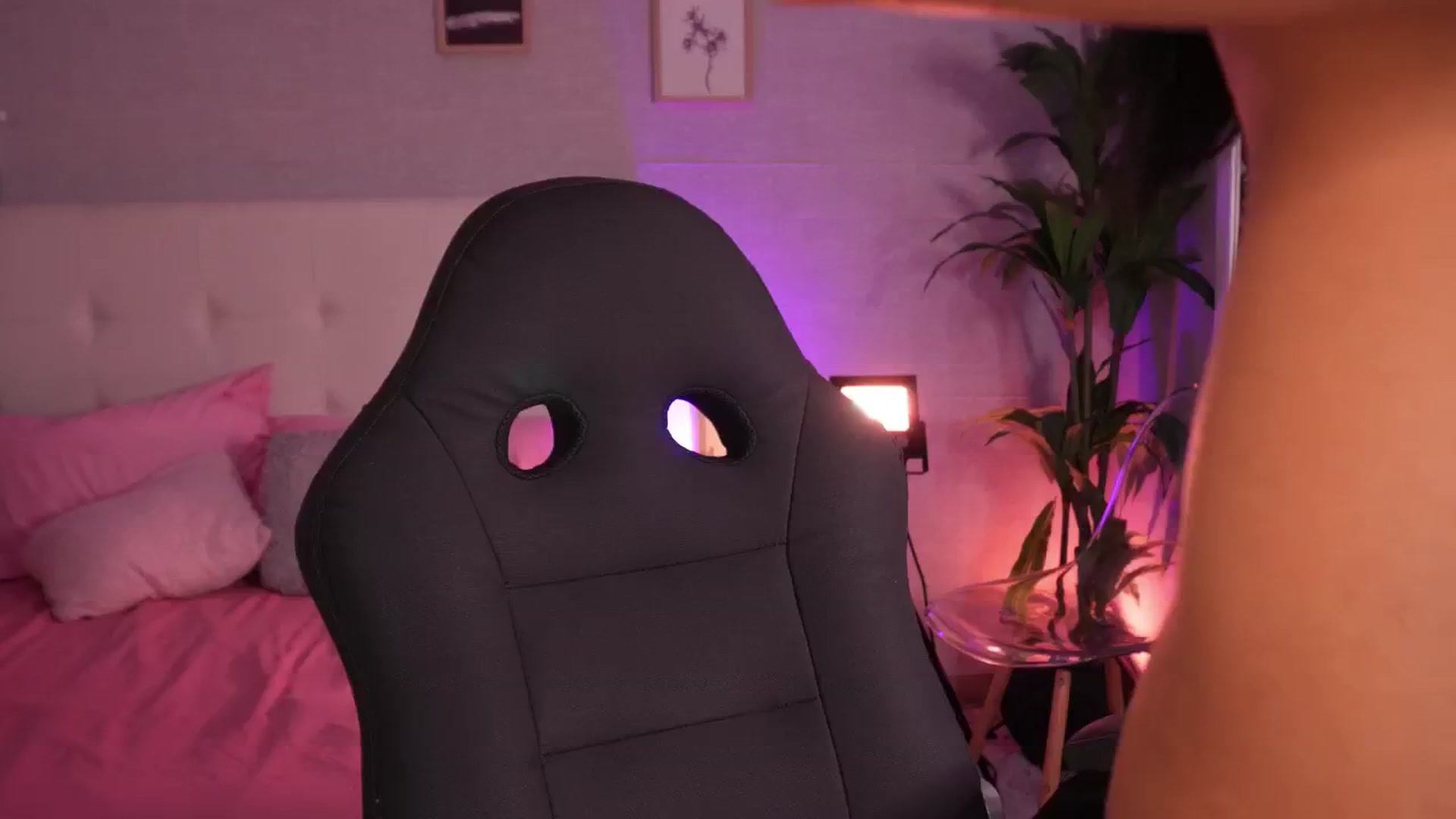 Gallery image thumbnail from Mia_gabbaai's myfreecams stream on, 09/15/2025, 18:09 image 12 of 20