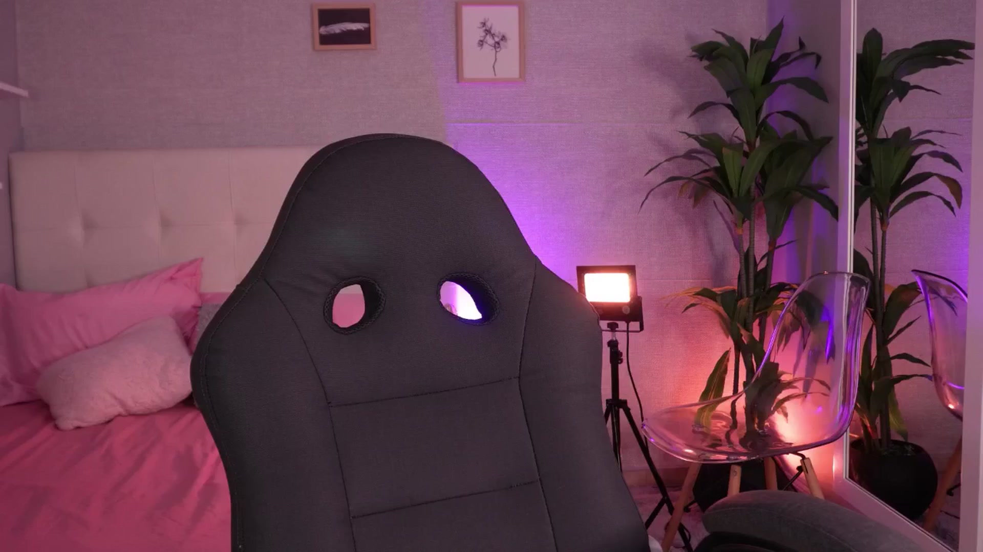 Gallery image thumbnail from Mia_gabbaai's myfreecams stream on, 09/15/2025, 18:09 image 7 of 20