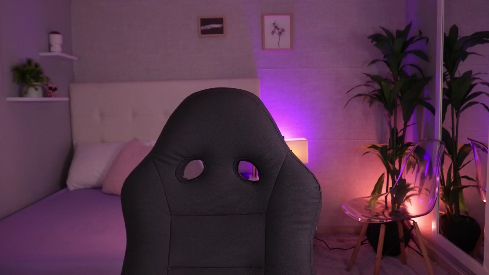 Gallery image thumbnail from Mia_gabbaai's myfreecams stream on, 09/17/2025, 17:04 image 12 of 20