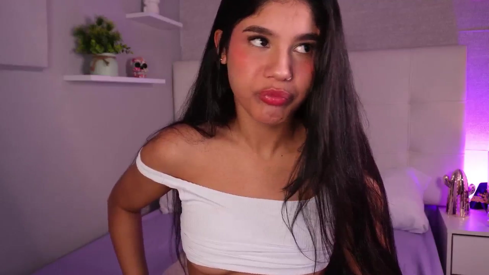Gallery image thumbnail from Mia_gabbaai's myfreecams stream on, 09/18/2025, 19:55 image 18 of 20