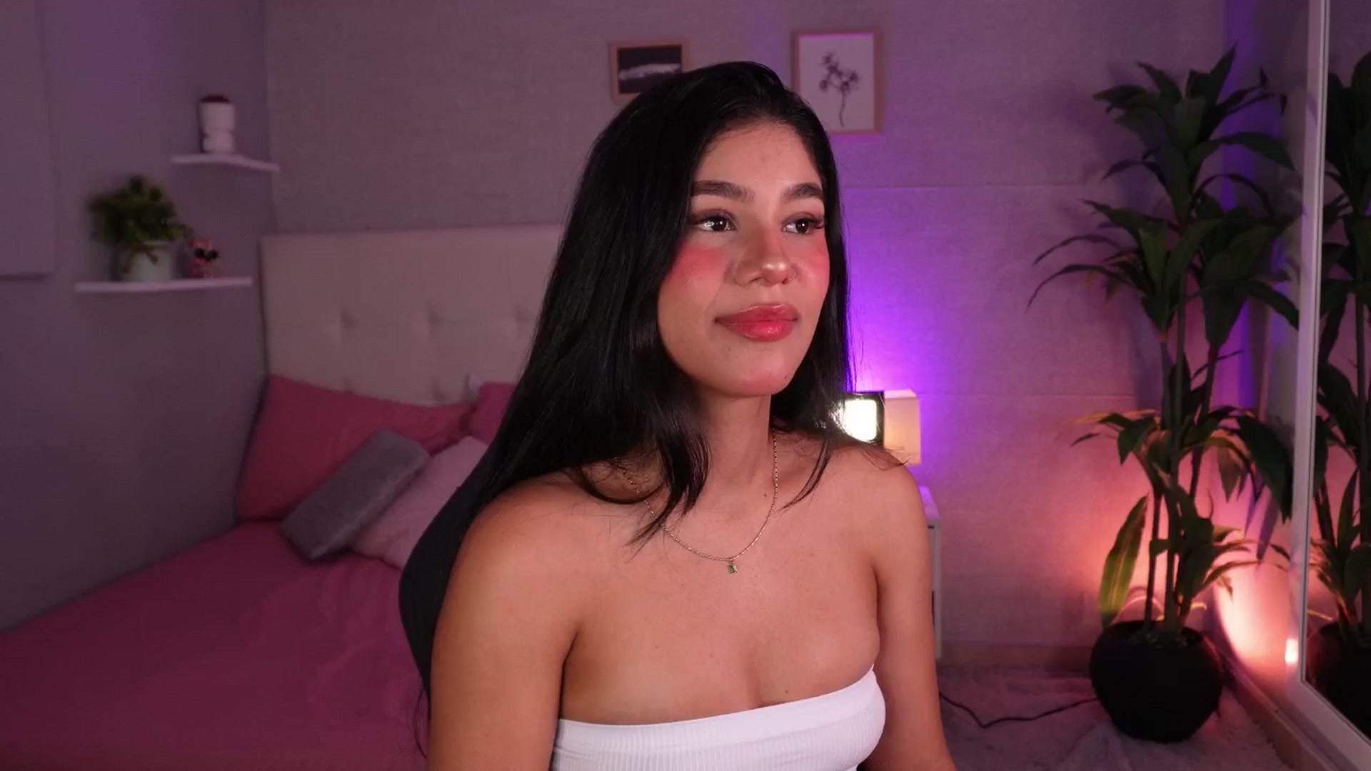 Gallery image thumbnail from Mia_gabbaai's myfreecams stream on, 09/20/2025, 13:18 image 3 of 20