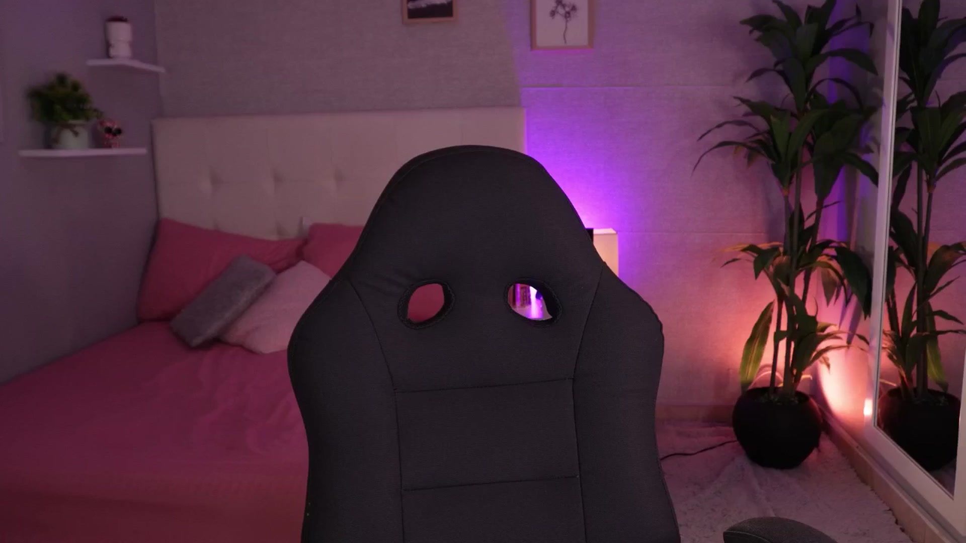 Gallery image thumbnail from Mia_gabbaai's myfreecams stream on, 09/20/2025, 14:45 image 13 of 20