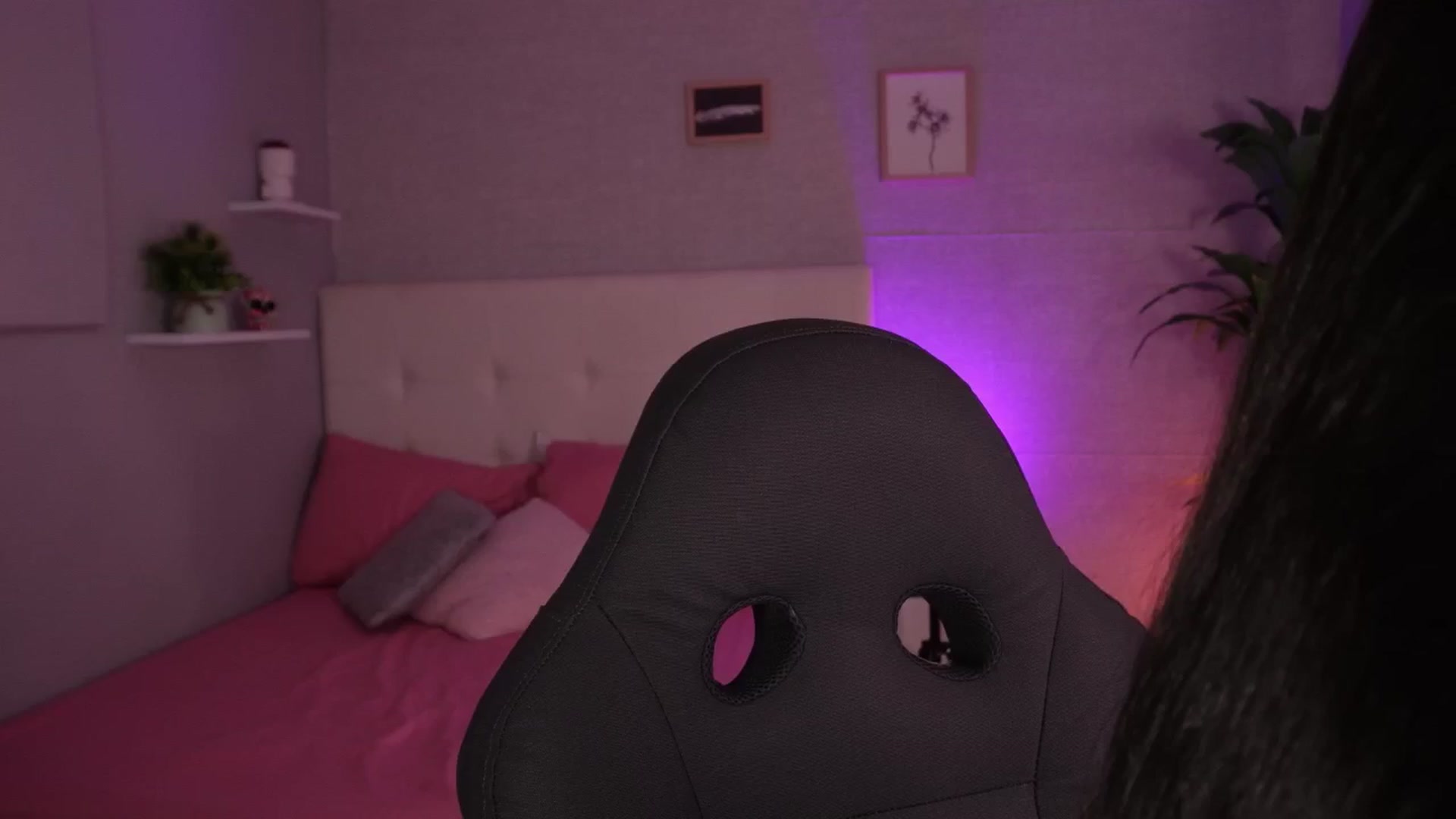 Gallery image thumbnail from Mia_gabbaai's myfreecams stream on, 09/20/2025, 14:45 image 11 of 20