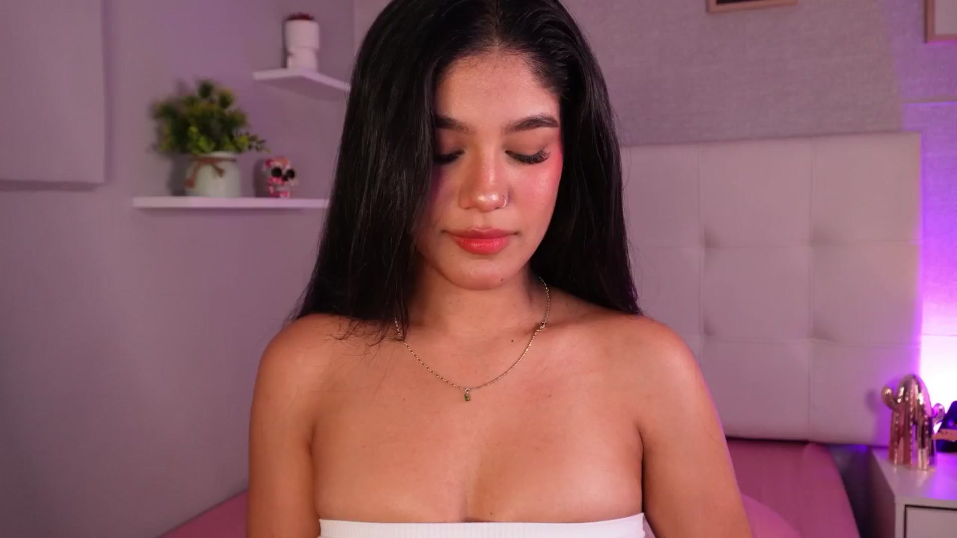 Gallery image thumbnail from Mia_gabbaai's myfreecams stream on, 09/20/2025, 17:06 image 9 of 20