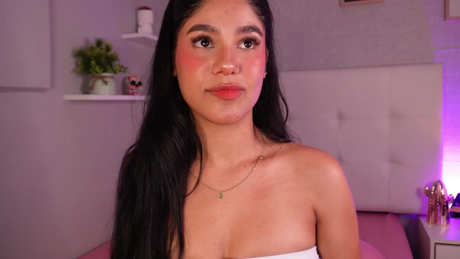 Gallery image thumbnail from Mia_gabbaai's myfreecams stream on, 09/20/2025, 17:06 image 7 of 20