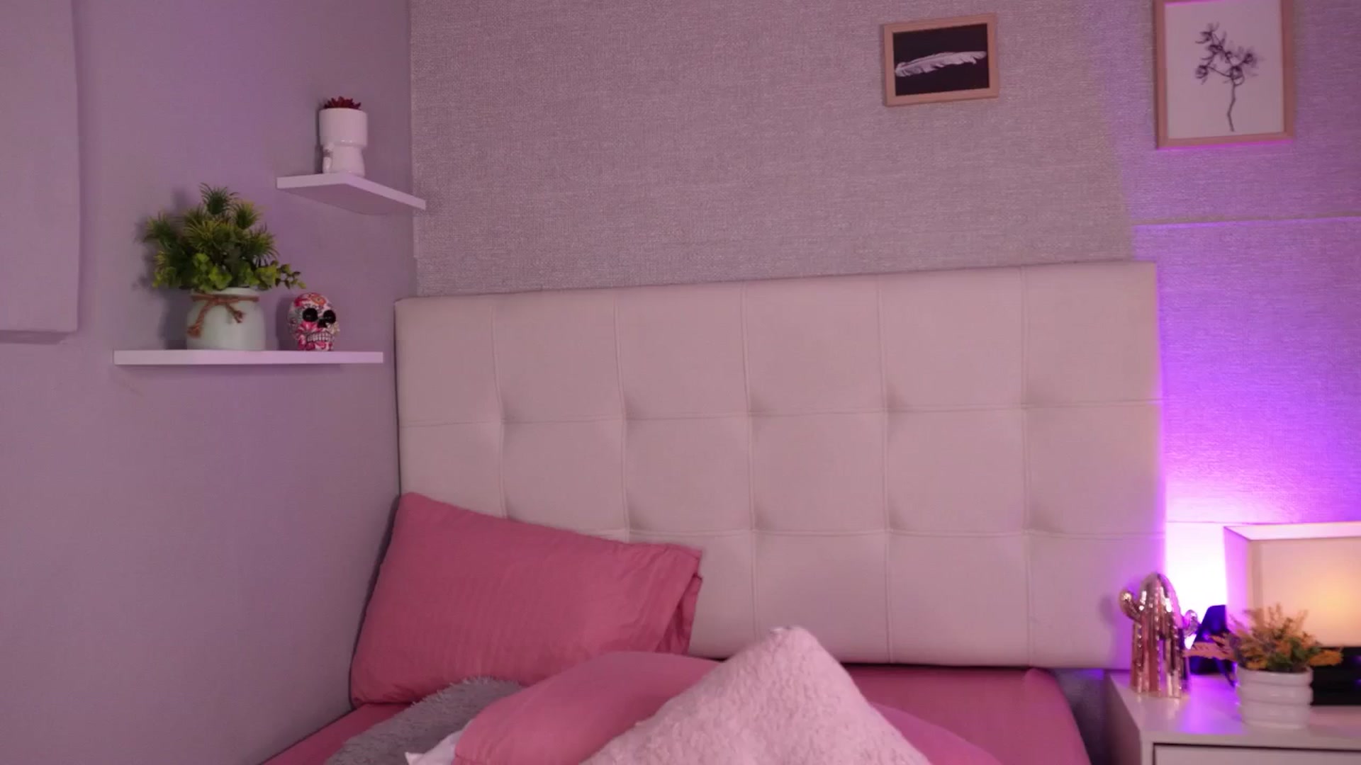 Gallery image thumbnail from Mia_gabbaai's myfreecams stream on, 09/20/2025, 17:06 image 15 of 20