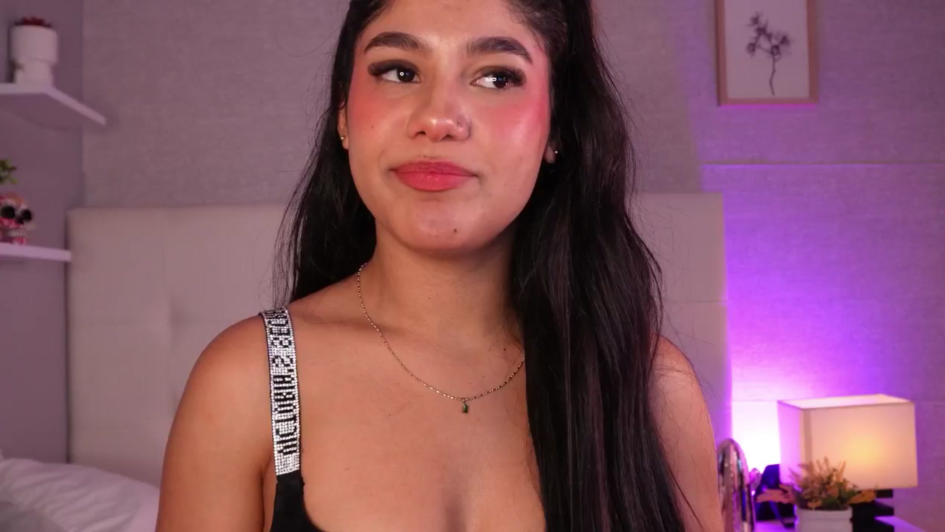 Gallery image thumbnail from Mia_gabbaai's myfreecams stream on, 09/21/2025, 17:24 image 15 of 20