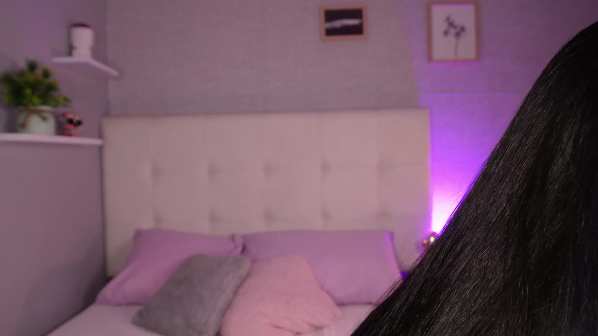 Gallery image thumbnail from Mia_gabbaai's myfreecams stream on, 09/28/2025, 17:32 image 17 of 20