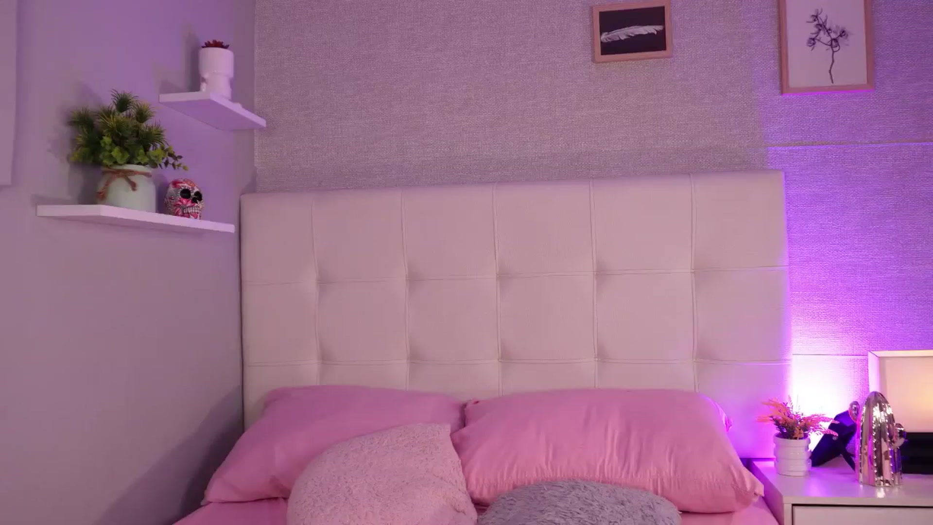 Gallery image thumbnail from Mia_gabbaai's myfreecams stream on, 10/13/2025, 16:55 image 17 of 20
