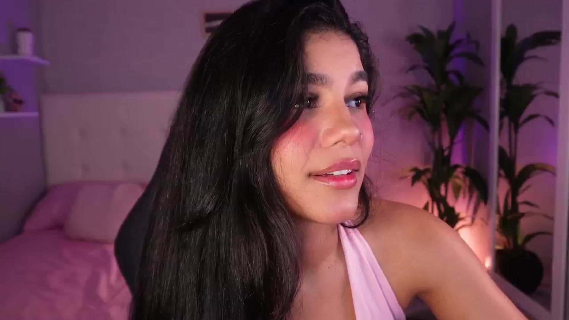 Gallery image thumbnail from Mia_gabbaai's myfreecams stream on, 10/15/2025, 15:05 image 16 of 20