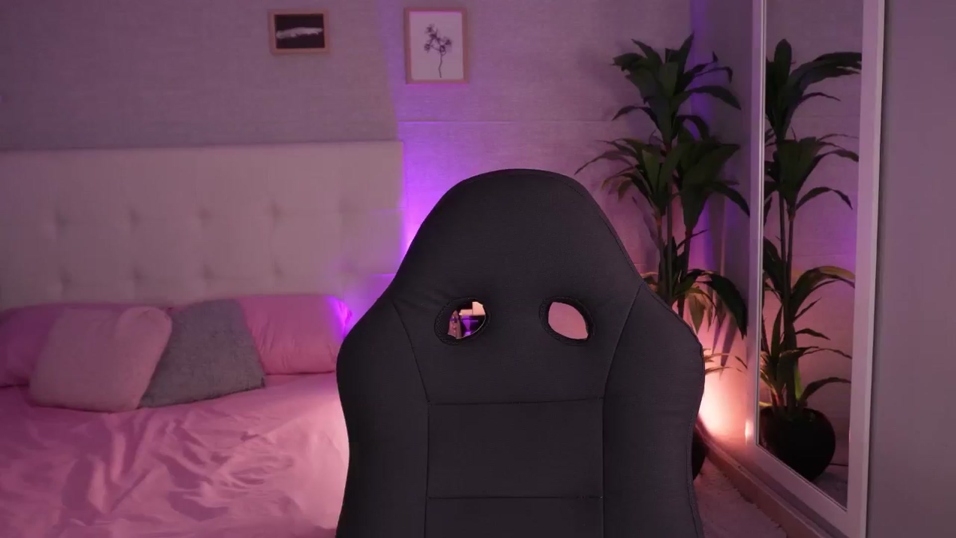 Gallery image thumbnail from Mia_gabbaai's myfreecams stream on, 10/15/2025, 15:05 image 10 of 20