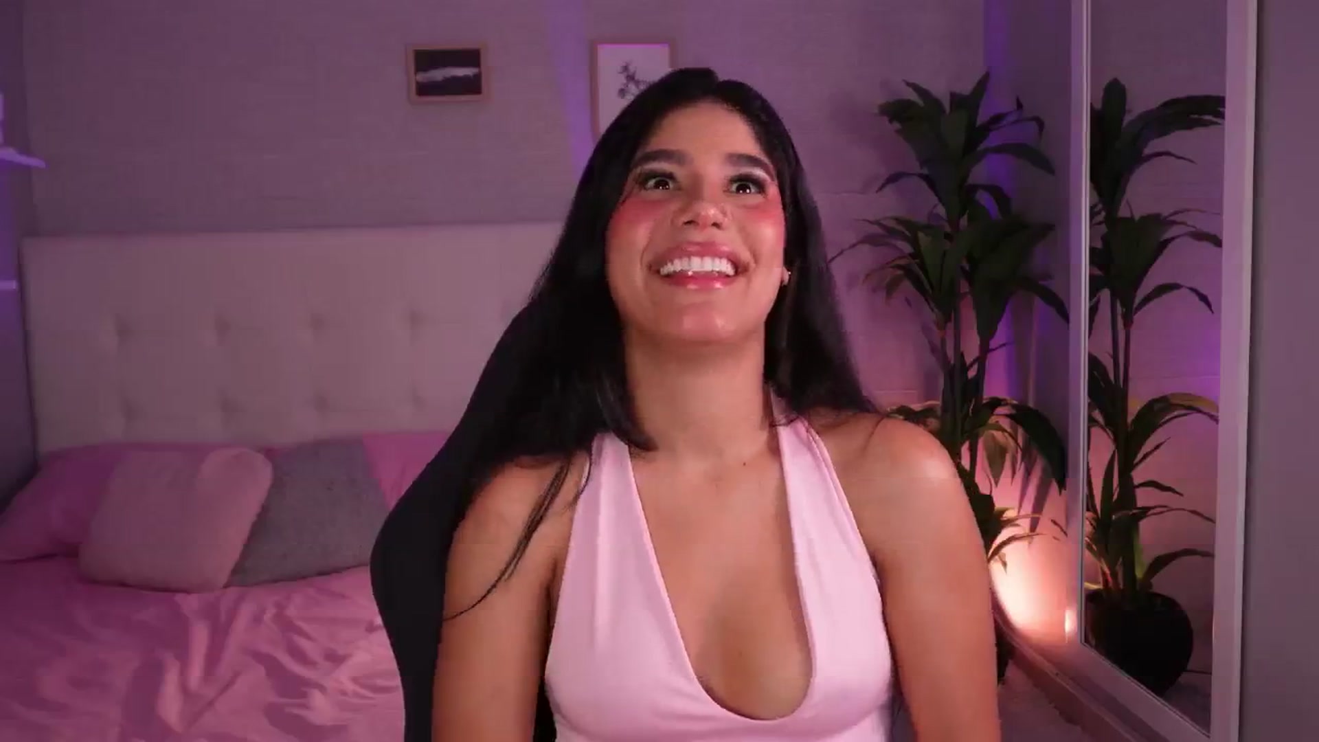 Gallery image thumbnail from Mia_gabbaai's myfreecams stream on, 10/15/2025, 15:05 image 6 of 20