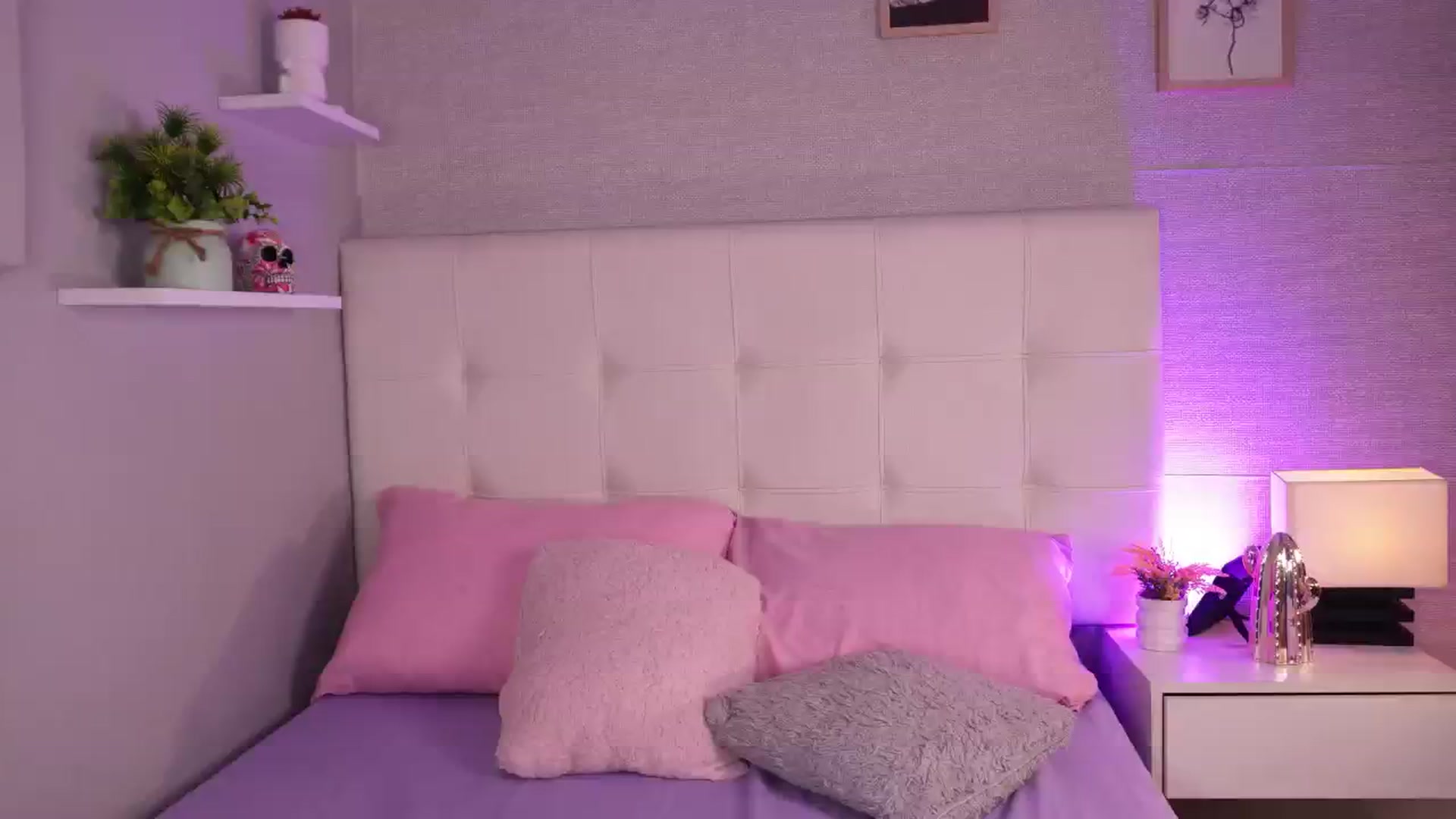 Gallery image thumbnail from Mia_gabbaai's myfreecams stream on, 10/16/2025, 17:54 image 16 of 20